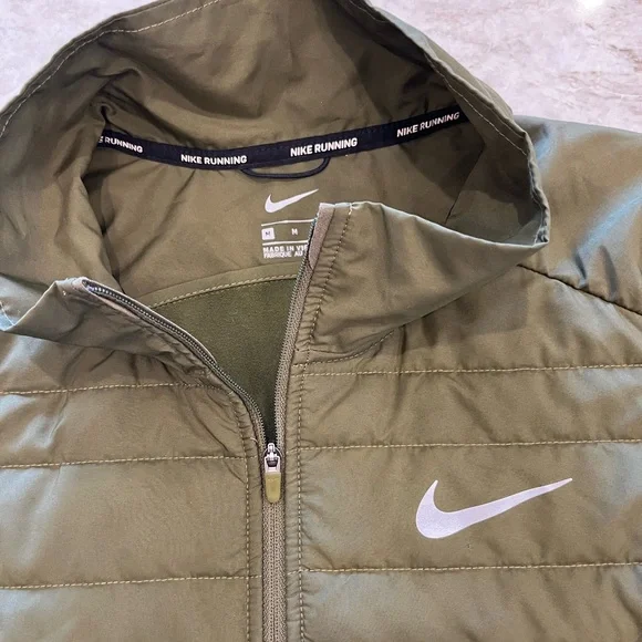 Nike Women’s Running Jacket Medium Moss Green Lightweight Zip Up Activewear - Picture 8 of 15